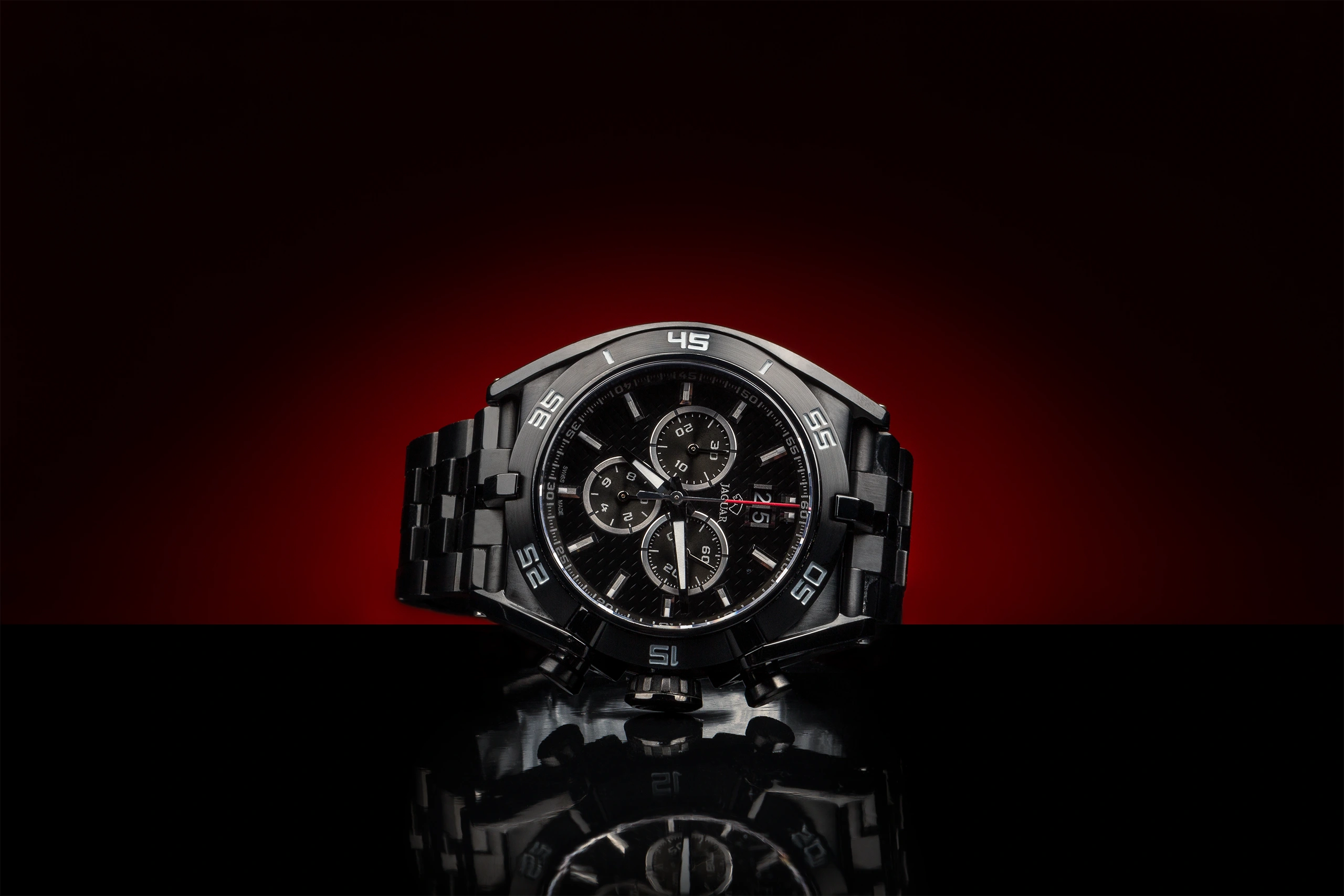 Fotografía de producto reloj fondo negro creativo