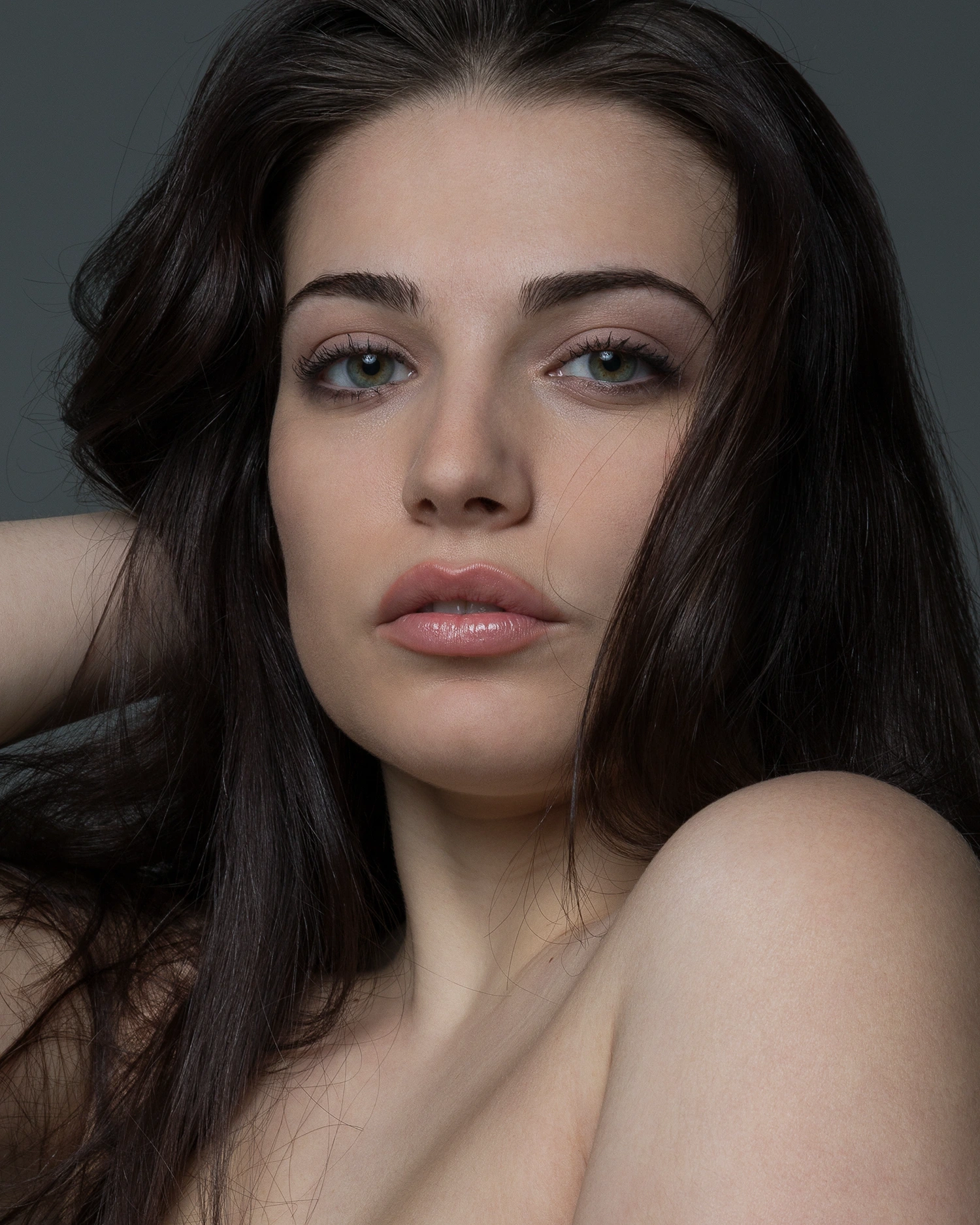 Book de fotos profesional en estudio — sesión de modelo con dirección artística e iluminación profesional